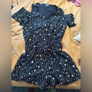Flower romper size 8